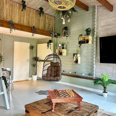 Jungle Style Lodge With Jacuzzi ,Sauna And Garden Near Amsterdam Vijfhuizen Bagian luar foto