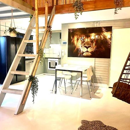 Jungle Style Lodge With Jacuzzi ,Sauna And Garden Near Amsterdam Vijfhuizen Bagian luar foto
