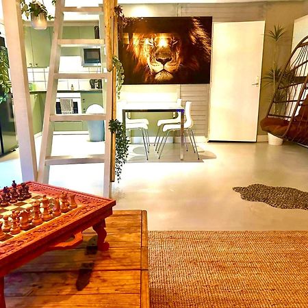 Jungle Style Lodge With Jacuzzi ,Sauna And Garden Near Amsterdam Vijfhuizen Bagian luar foto