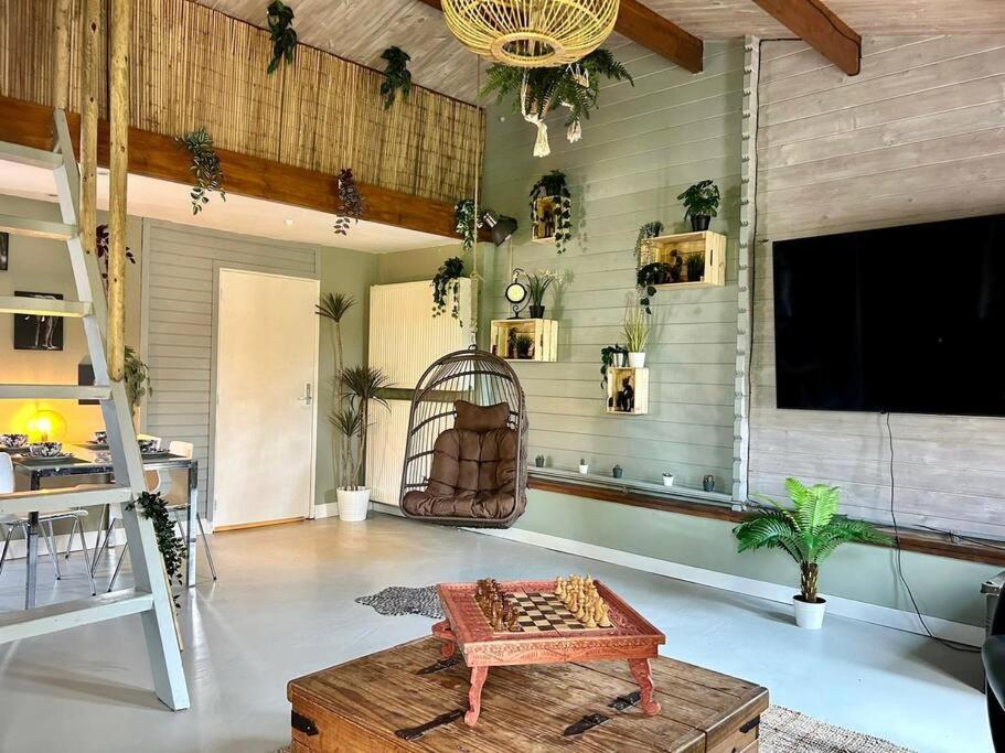 Jungle Style Lodge With Jacuzzi ,Sauna And Garden Near Amsterdam Vijfhuizen Bagian luar foto