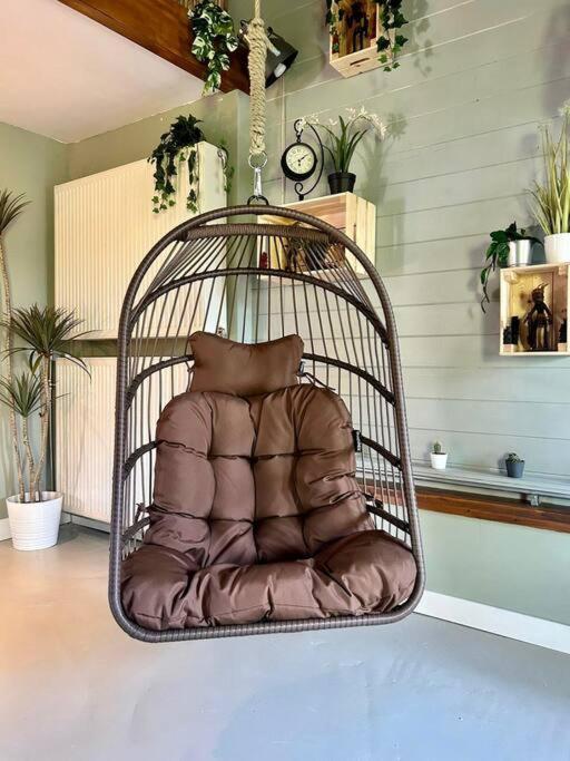 Jungle Style Lodge With Jacuzzi ,Sauna And Garden Near Amsterdam Vijfhuizen Bagian luar foto