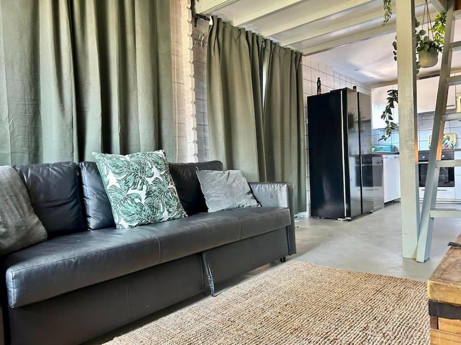 Jungle Style Lodge With Jacuzzi ,Sauna And Garden Near Amsterdam Vijfhuizen Bagian luar foto